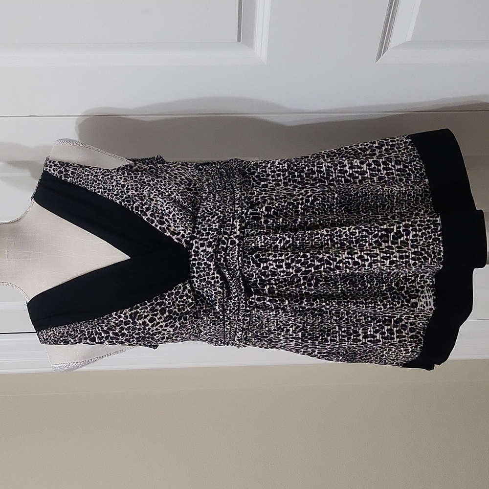VOL. 1 LEOPARD PRINT DRESSY TOP EUC